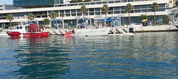 Slika /slike/foto 7_22/foto LKST udar u obalu 24-7_22/IMG-20220724-WA0013.jpg